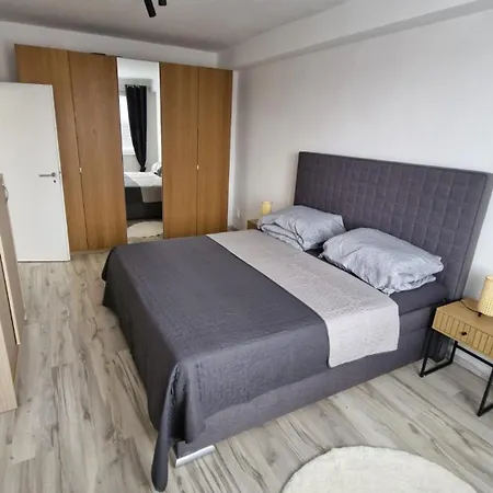 דירה 2-room In The Center, Near Xbionic-sphere *