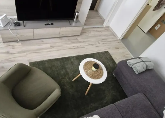 2-room In The Center, Near Xbionic-sphere 아파트 Šamorín
